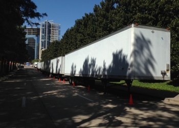 MEMORY LANE_______installation process / 8 projections 300X500 cm each on trucks / Dallas / 2015